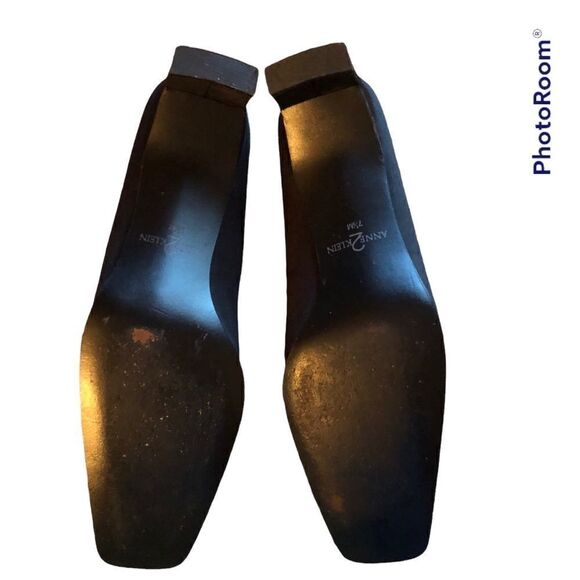 Anne Klein Black Satin Heels - Picture 7 of 11